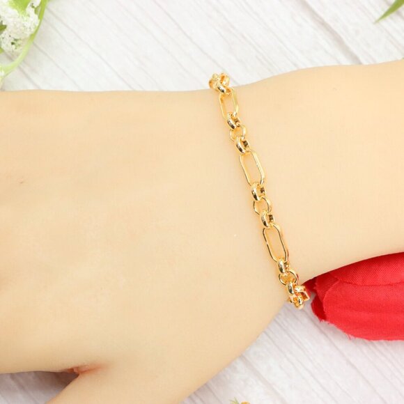 "Trendy Handmade Bracelet – A Thoughtful Gift for Girls & Women | UNVRC1527 - Picture 4 of 10